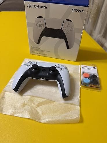 Геймпад Sony PlayStation DualSense (PS5) с комплектом сменных накладок