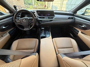 гибрид лабо: Lexus ES: 2020 г., Гибрид — 7
