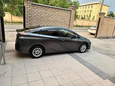 электромот: Toyota Prius: 2018 г., Гибрид, Лифтбек — 3