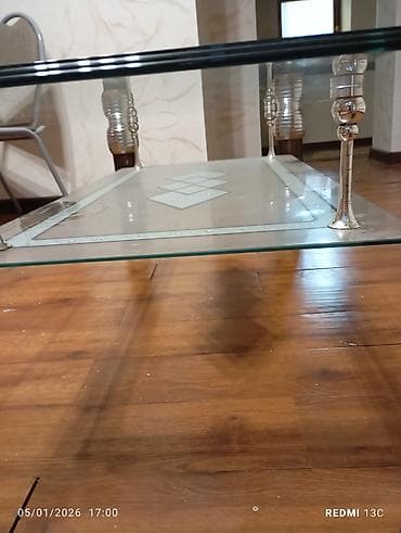 Шкафтар: Зал үчүн үстөл, Колдонулган, Бүктөө эмес, Тик бурчтуу — 5