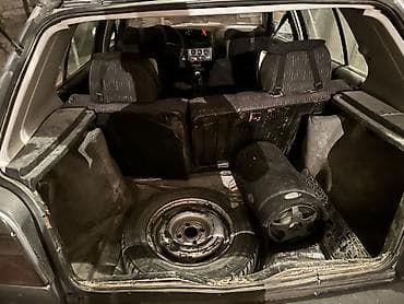 bis vip: Volkswagen Golf: 1994 г., 1.4 л, Механика, Бензин, Хэтчбэк — 10