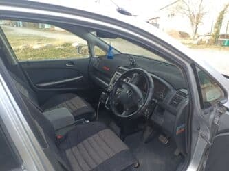 дом на обмен: Honda Stream: 2002 г., 1.7 л, Автомат, Бензин, Универсал — 8