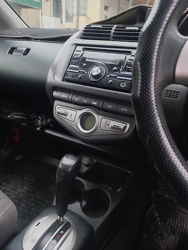 lexus ls430: Honda Fit: 2006 г., 1.3 л — 4