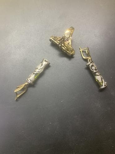 Личные вещи: Ювелирный комплект: серьги и кольцо золото 585. Вес 24 гр. хризоплас — 1