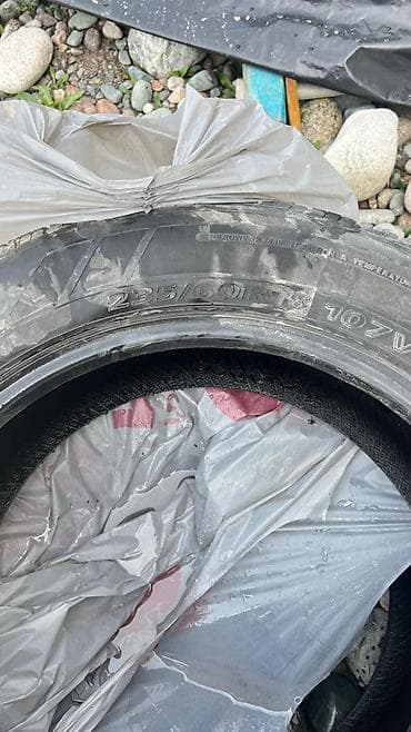 9 r20: Комплект автомобильных шин, размер 235/60 R18, индекс — 2