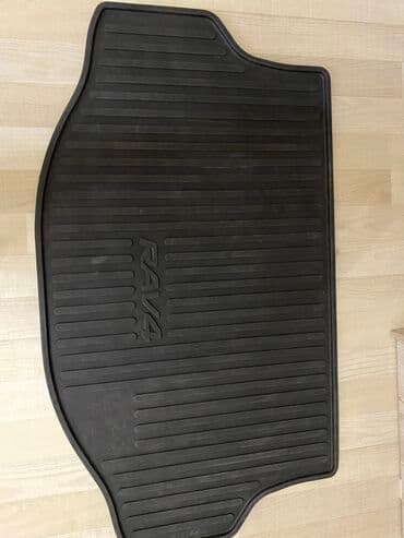 Оригинальный коврик в багажник на РАВ 4