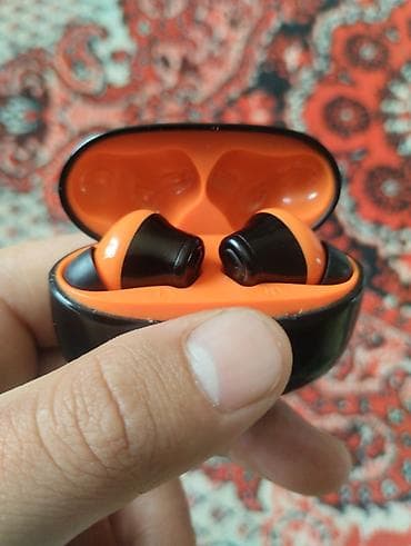аудио касеты: Беспроводные вакуумные наушники — 1