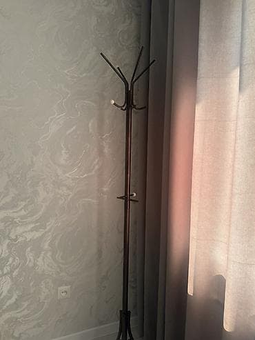 стойка вешалка: Напольная вешалка для одежды (металлическая) - Материал: металл с — 1