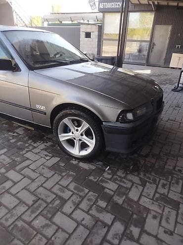 дом на обмен: BMW 3 series: 1992 г., 1.8 л, Ручные, Бензин, Седан — 4