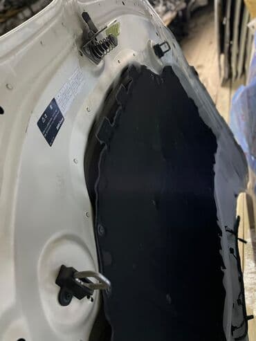 чехлы на машину бу: Капот BMW, Б/у, Оригинал — 5