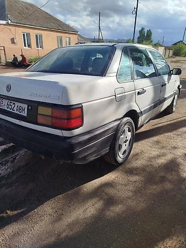 Volkswagen: Volkswagen Passat: 1992 г., 1.8 л, Механика, Бензин, Седан — 3