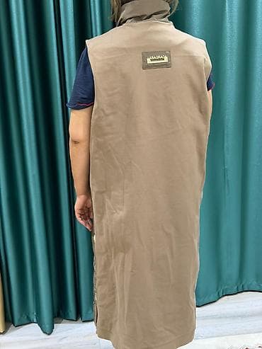 Утепленные жилеты: Удлинённый стёганый жилет без рукавов Размер 48-50. Одели только 3-4 — 3