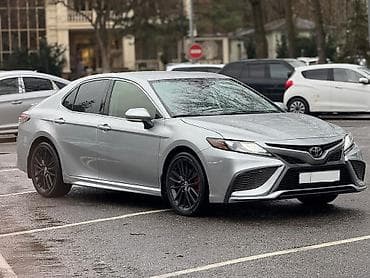 geely l7: Toyota Camry: 2022 г., 2.5 л, Типтроник, Бензин, Седан — 1