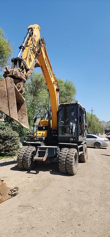 ez 30: Экскаватор, Hyundai, Колесный — 1