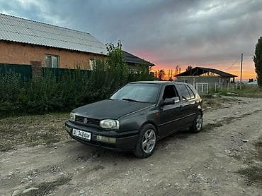 Volkswagen Golf: 1993 г., 1.8 л, Механика, Бензин, Хэтчбэк