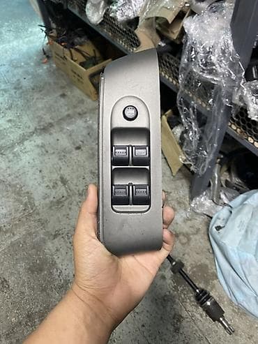 накладки на крыло: Блоки управления стеклоподъёмниками для передней левой двери — 3