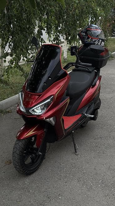 Макси-скутер Yamaha, 150 куб. см, Бензин, Б/у at lalafo.kg Макси-скутер Yamaha, 150 куб. см, Бензин, Б/у