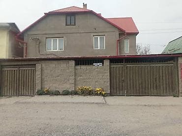 фэмили хаус: Продается жилой дом с участком. - Двухэтажный дом с мансардой, крыша — 8
