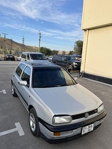 Продажа авто: Volkswagen Golf: 1997 г., 2 л, Механика, Бензин, Хэтчбэк — 10