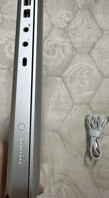 macbook ош: Apple MacBook 13" - Корпус из алюминия, классический дизайн. - Экран — 4