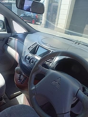 пользовались: Mitsubishi Grandis: 2003 г., 2.4 л, Автомат, Газ, Минивэн — 5