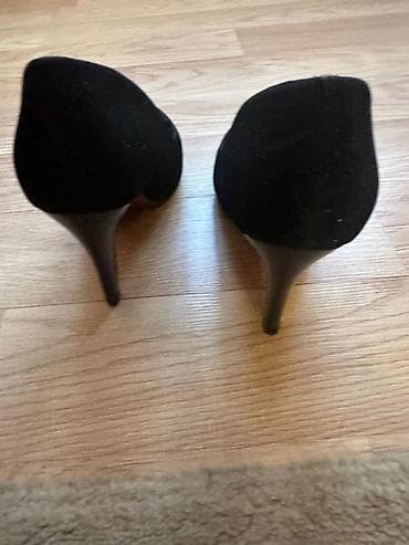 ботинки для трекинга: Женская обувь, набор из 2 пар: 1) Черные полусапожки: - Материал — 5