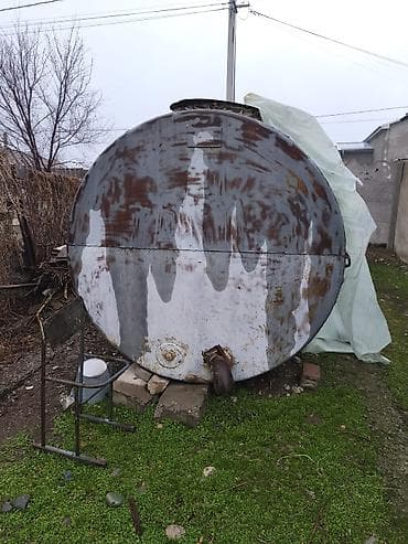 Универсальное оборудование: Металлическая цилиндрическая емкость горизонтального типа — 1