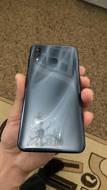 poco х3: Samsung Galaxy A20, Б/у, 4 ГБ, цвет - Синий, 2 SIM — 1