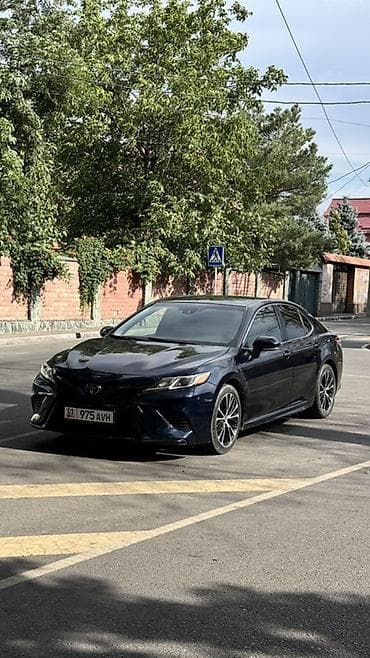 Toyota Camry: 2018 г., Автомат, Бензин, Седан