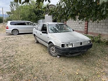 Volkswagen Passat: 1988 г., 1.8 л, Механика, Бензин, Седан — 1