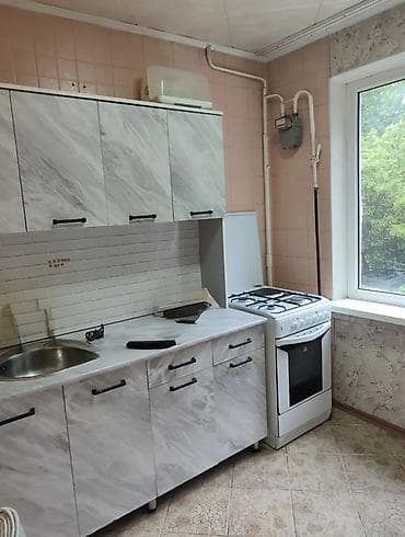 Квартиры: 2 комнаты, 44 м², 11 мкр 104 серия, 2 этаж, Старый ремонт — 1