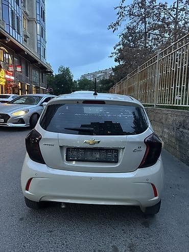 chevrolet orlando 2017: Chevrolet Spark: 2017 г., 1 л, Автомат, Бензин, Хэтчбэк — 3