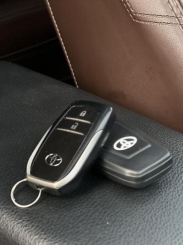 sprinter 315: Toyota RAV4: 2018 г., 2.5 л, Автомат, Бензин, Внедорожник — 10