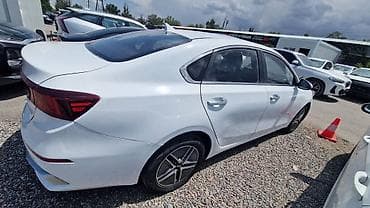 матор голы 3: Kia K3: 2019 г., 1.6 л, Автомат, Гибрид, Седан — 2