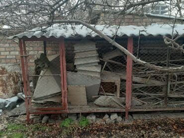 аквариум рыбки: Продаю вальер большой делали для себя 5 размер крыша из шифера пол — 2