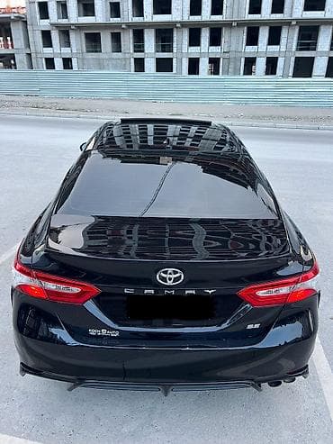 на ходу дымит: Toyota Camry: 2020 г., Бензин — 8