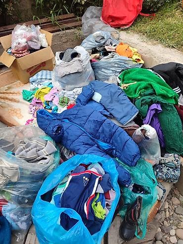 Отдам даром: Отдам даром . Самовывоз . Детские вещи. есть от 0-6 мес . и примерно — 1