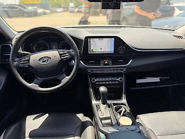 06: Hyundai Grandeur: 2019 г., Седан — 9