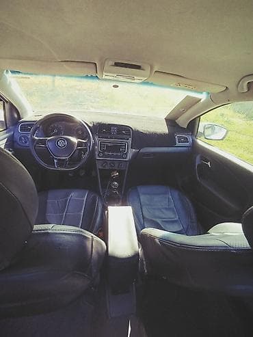 kia optima: Volkswagen Polo: 2018 г., 1.6 л, Механика, Бензин, Седан — 4