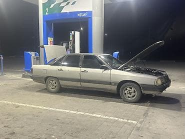 Audi 100: 1988 г., 2.2 л, Кол менен иштөөчү, Газ, Седан — 2