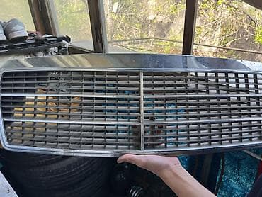 Автозапчасти: Решетка радиатора Mercedes-Benz 1998 г., Б/у, Оригинал — 1