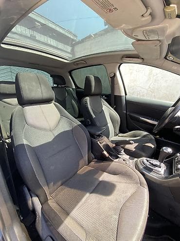 ремонт надо: Peugeot 308: 2010 г., 1.6 л, Автомат, Бензин, Хэтчбэк — 2