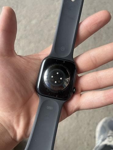 Apple Watch: Apple Watch Series 11 (GPS + Cellular) Характеристики: - Модель — 4