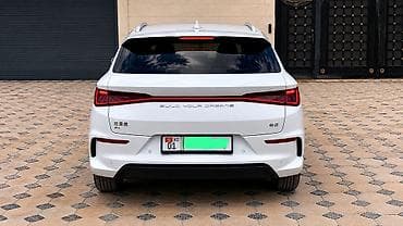 аренда byd для такси: BYD E2: 2023 г., Электромобиль — 5