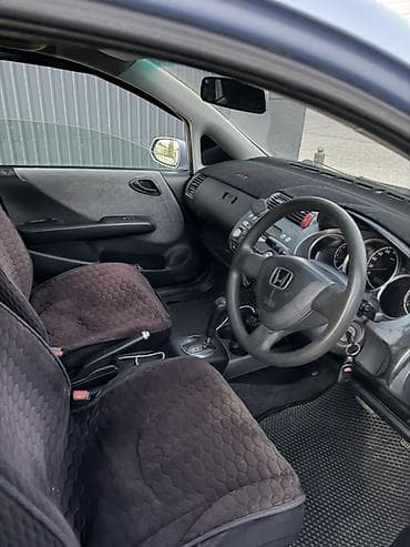 Honda Fit: 2002 г., 1.3 л, Автомат, Бензин, Хэтчбэк — 7