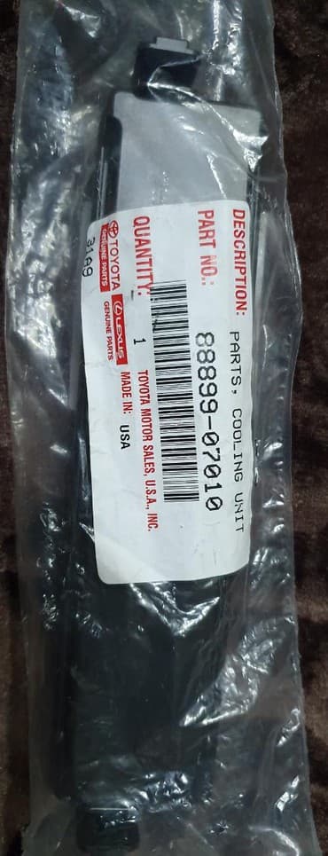 runx alex: Крышка саллонного фильтра Камри 50, новая, оригинал — 2