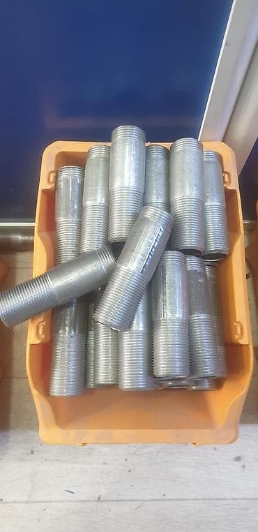 поилки нипельные: Стальной ниппель с резьбой по всей длине. Подходит для соединения труб — 3