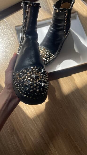 Оксфорддор: Ботинки деми 37 размер
В хорошем состоянии! — 2