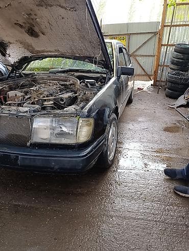 Mercedes-Benz W124 (седан), машина на разборе