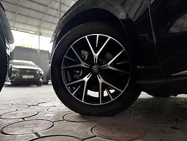 электромобильи: BYD E9: 2021 г., Электромобиль, Седан — 7